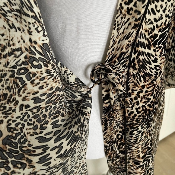 NWT In Bloom by Jonquil Leopard Print Satin Wrap Robe S/XS - Picture 6 of 7